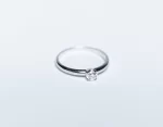 Anel Solitário de 1.03 cts _ Aro 15.5 com 4.1gr _ Diamante J_I -2 _ Total de 1.03 cts _ R$19