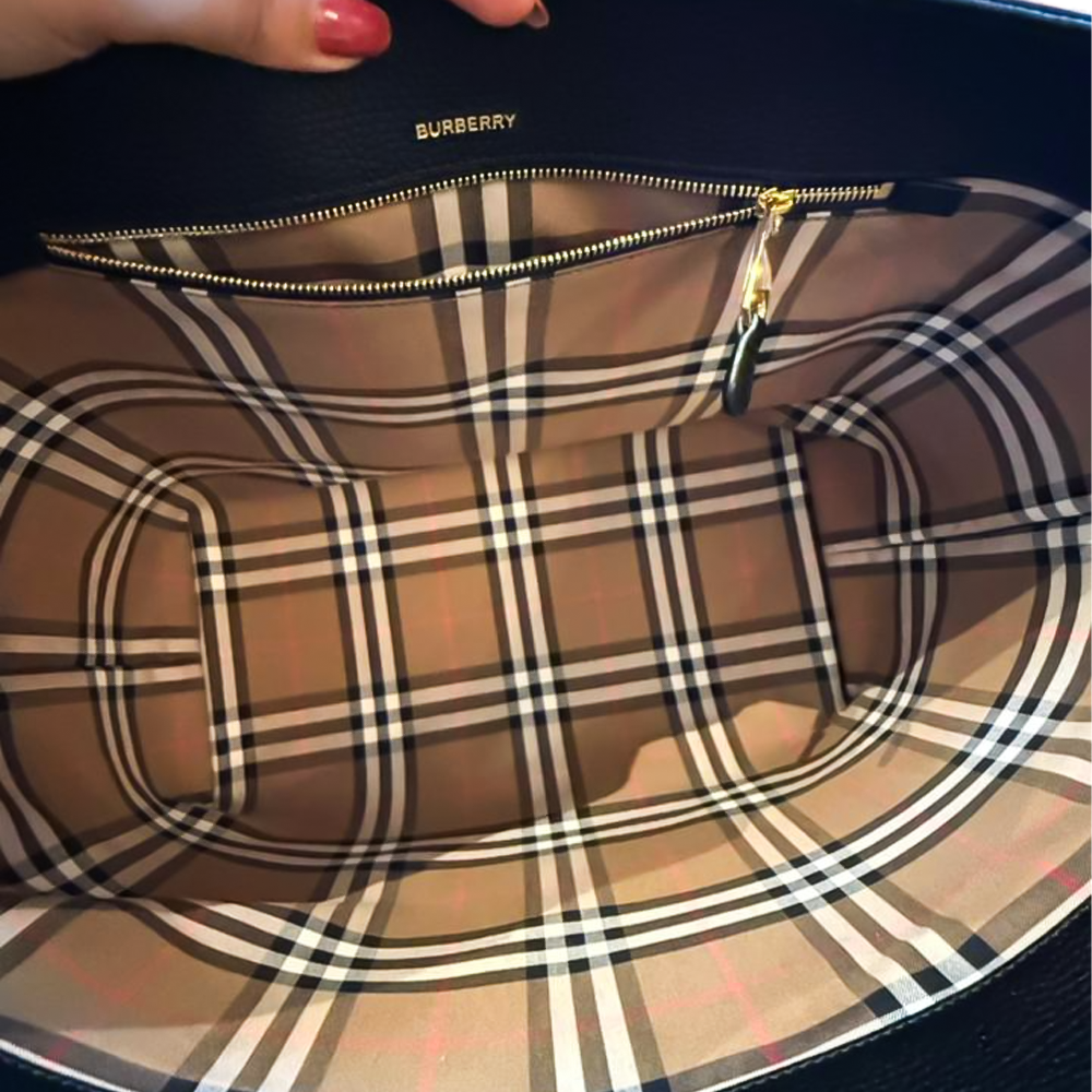 Burberry Tote8